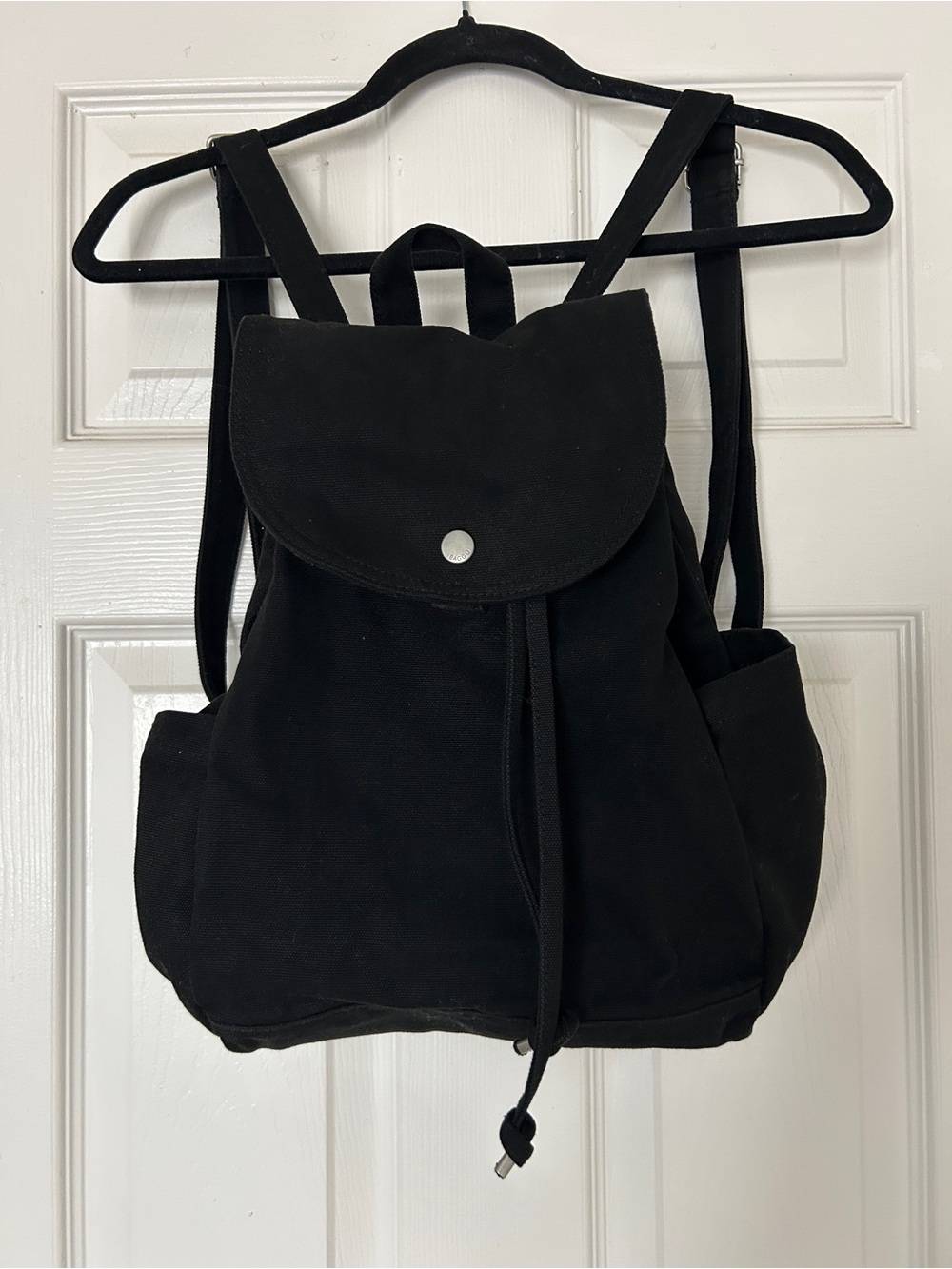 BAGGU black canvas back pack